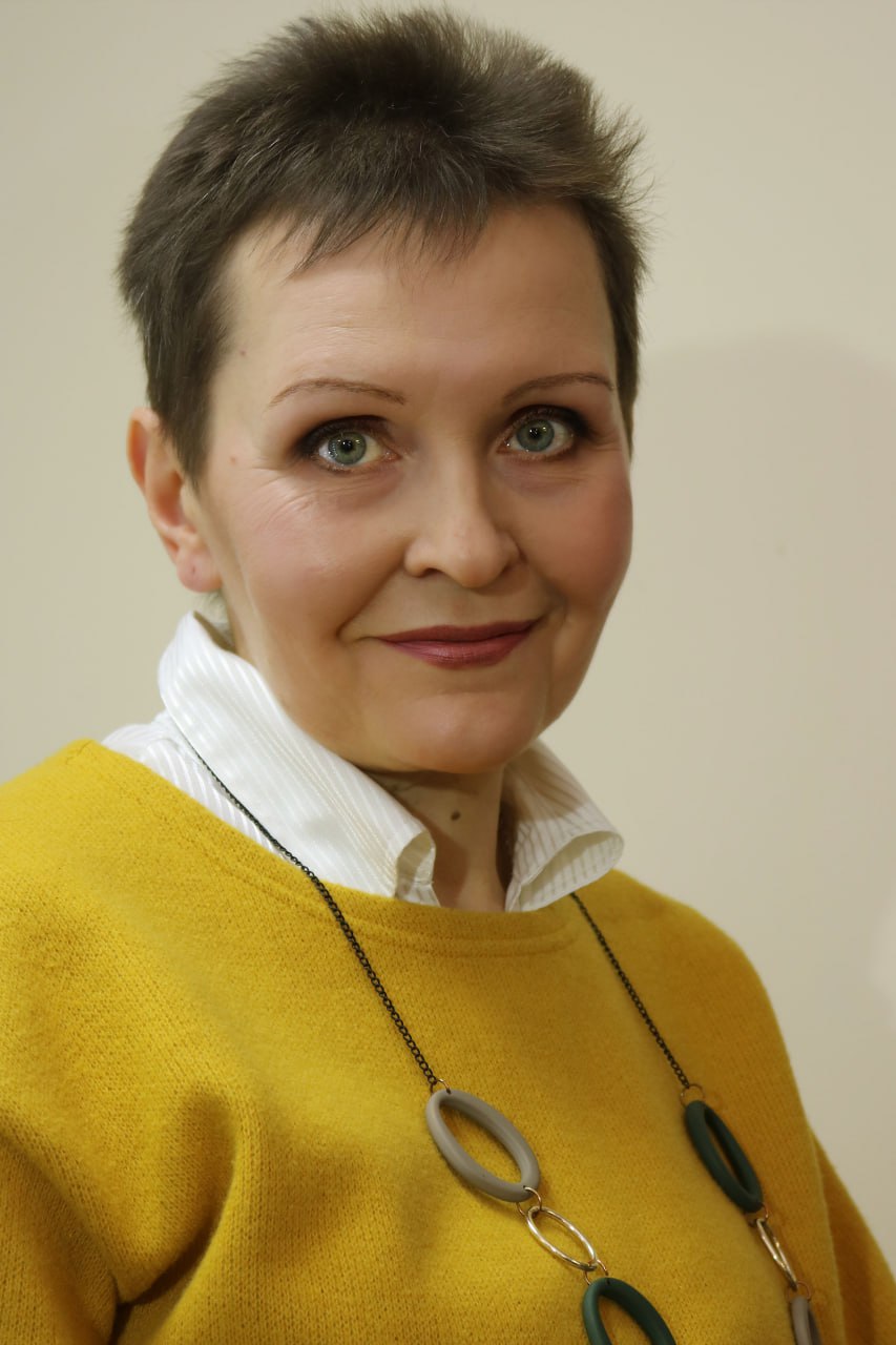 Вікторія Рагозіна — головний редактор журналу «Мистецтво та освіта», кандидат педагогічних наук, старший науковий співробітник